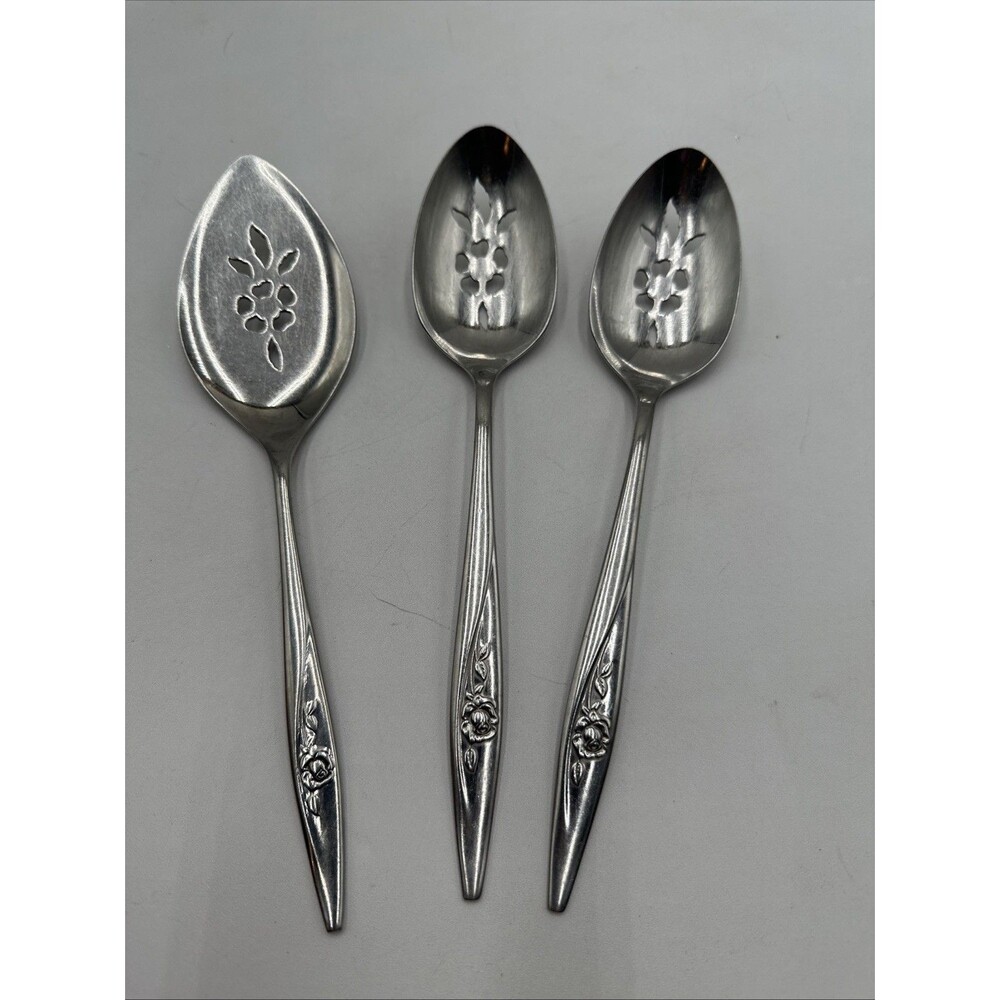 Oneida LASTING ROSE Stainless Oneidacraft Deluxe 2 Pierced Spoon & 1 Pie Server